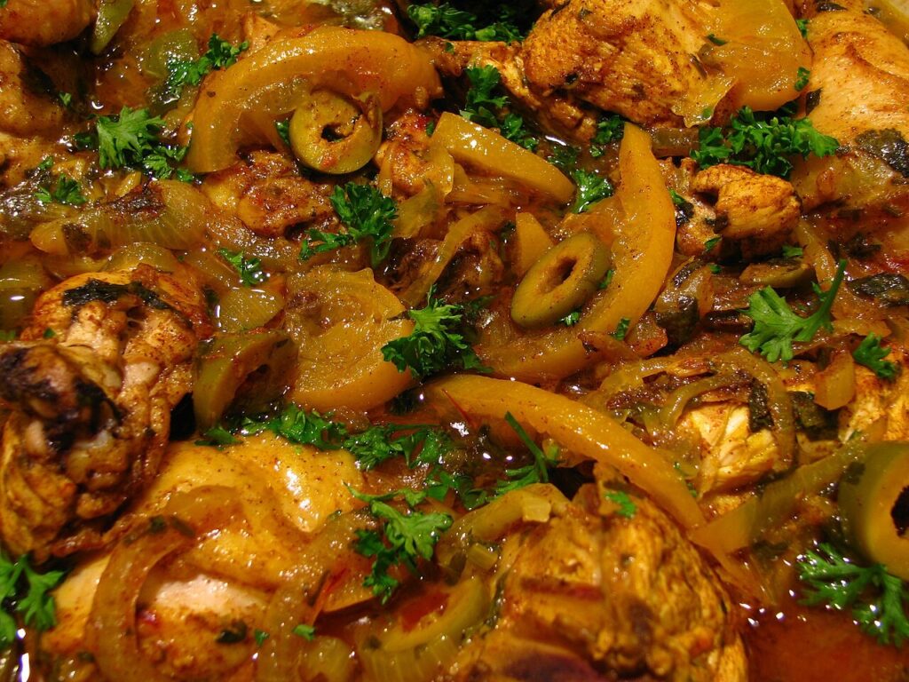 Poulet aux olives et aux lanières de citron confit, photo d’illustration.